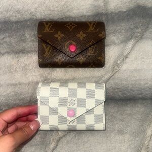 White Wallet